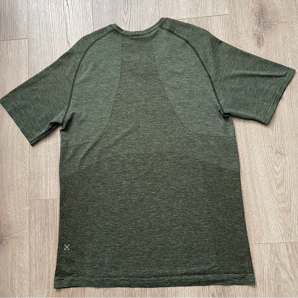 Lululemon Metal Vent Tech Short Sleeve Green Twill / Dark Olive Size Large - Picture 13 of 14